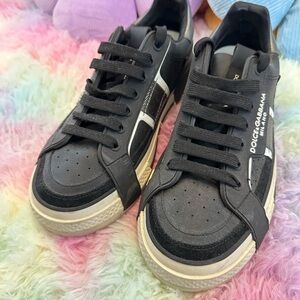 BARELY WORN- Dolce & Gabbana Black Sneakers